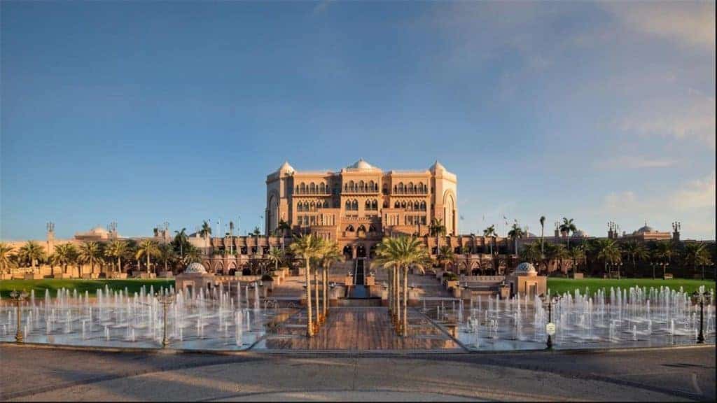 The Celestial Emirates Palace in Abu Dhabi 7 The Emirates Palace Entrance